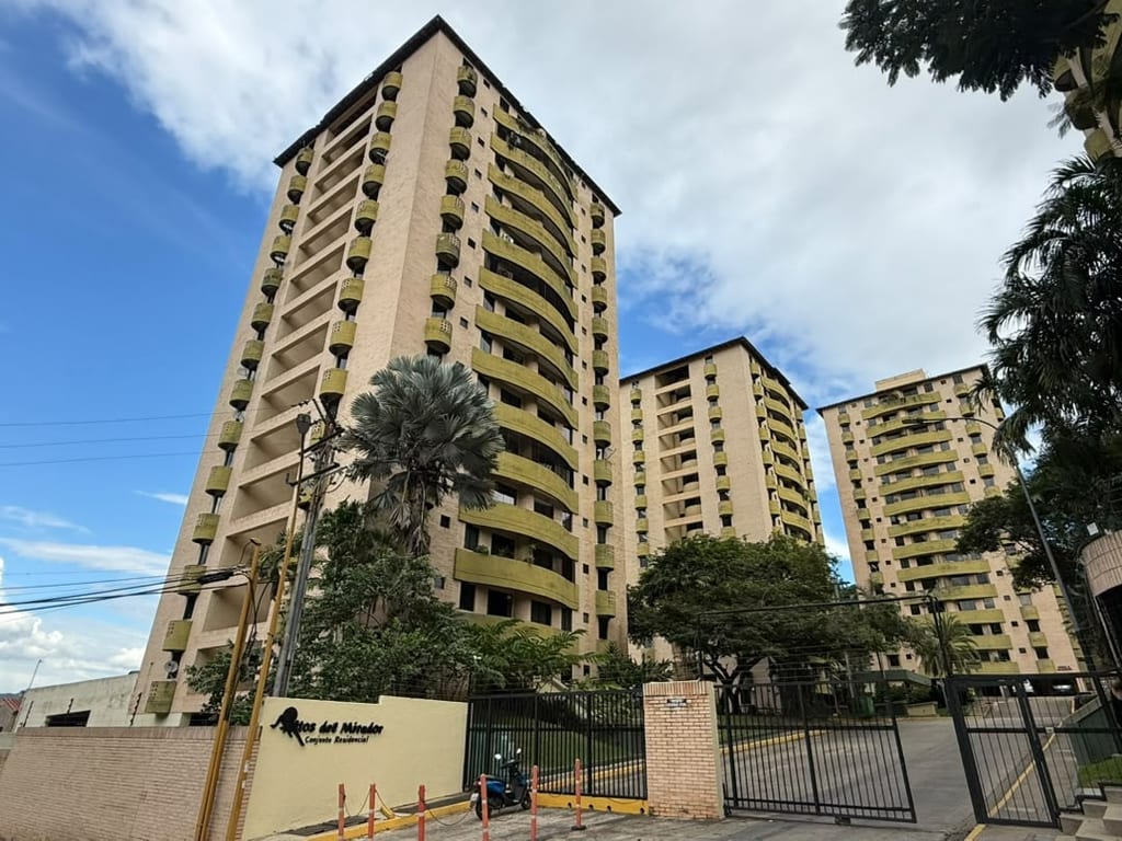 Apartamento en Altos del Mirador Vía Guataparo, Valencia - 1