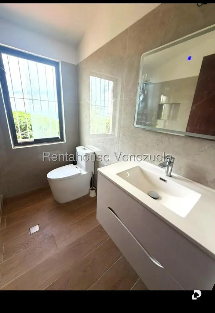 Casa en Oripoto, Caracas – 16