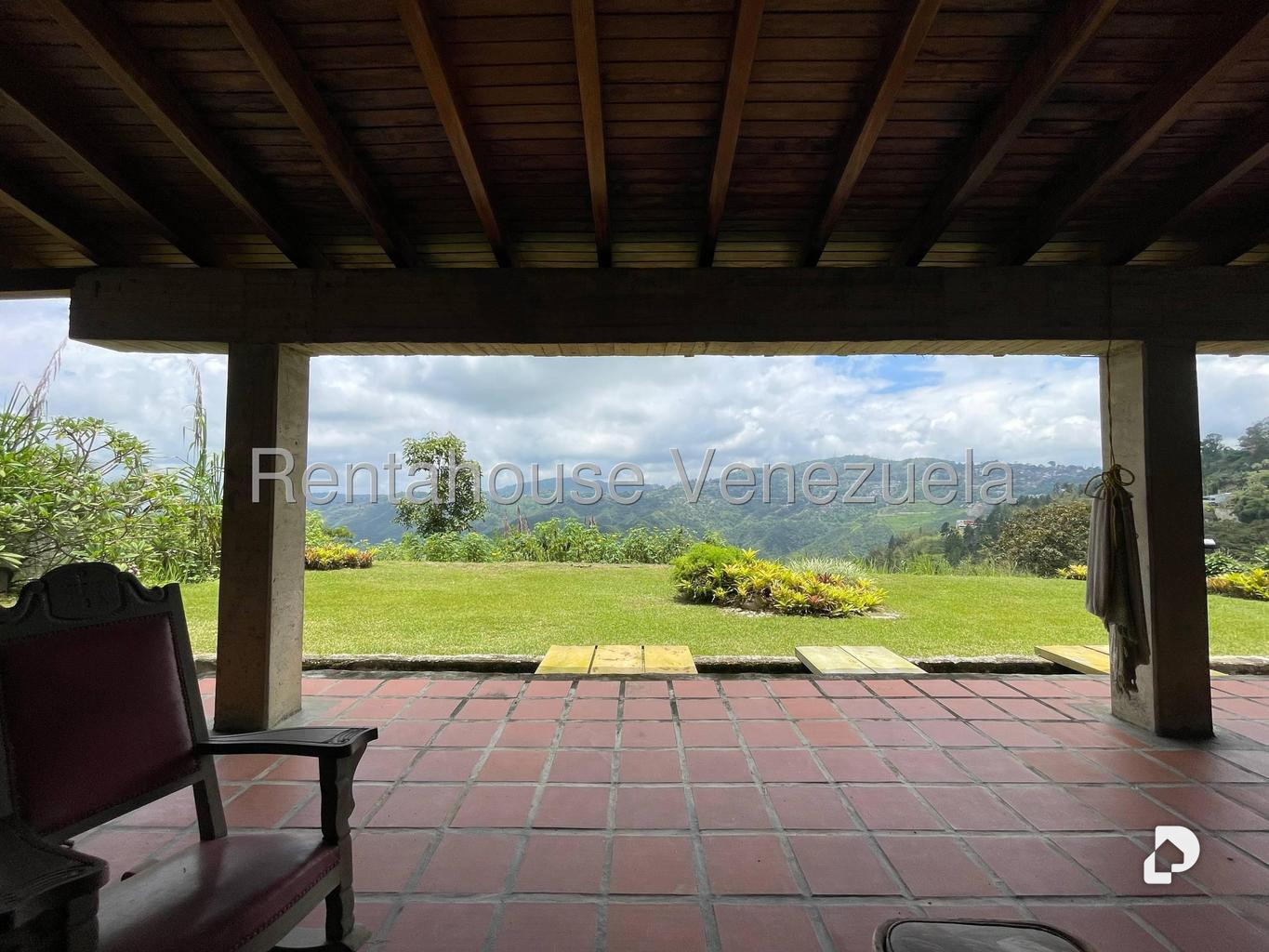 Casa en Los Guayabitos, Caracas – 12