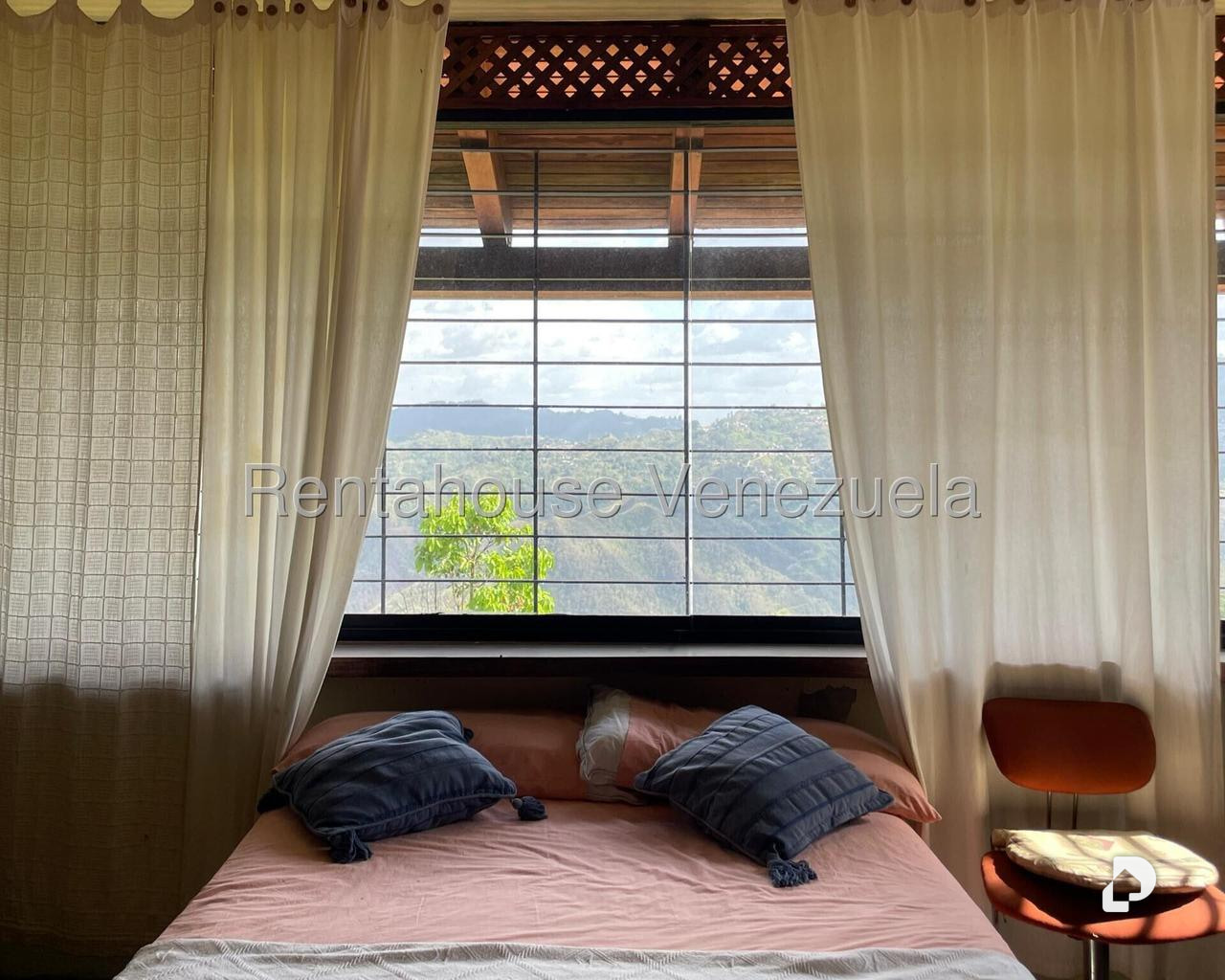 Casa en Los Guayabitos, Caracas – 24
