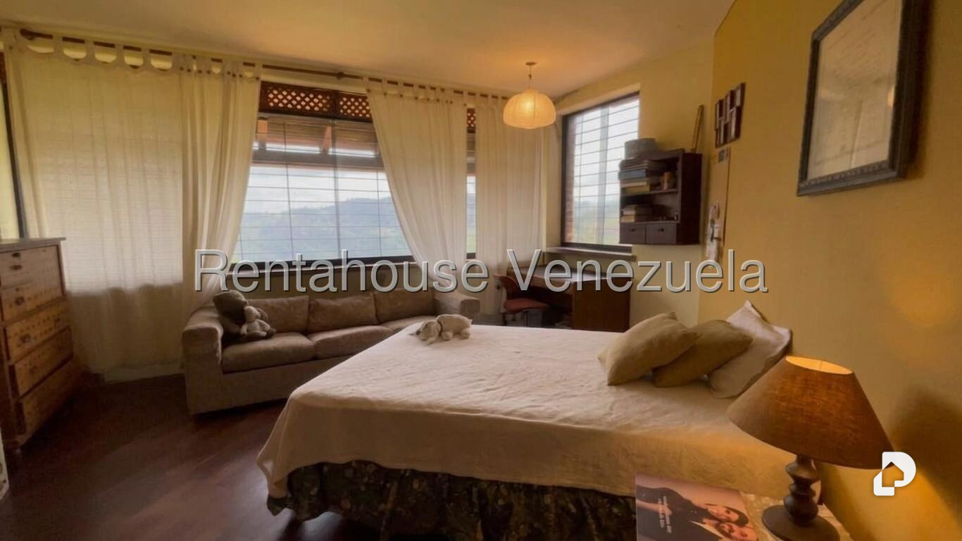 Casa en Los Guayabitos, Caracas – 25