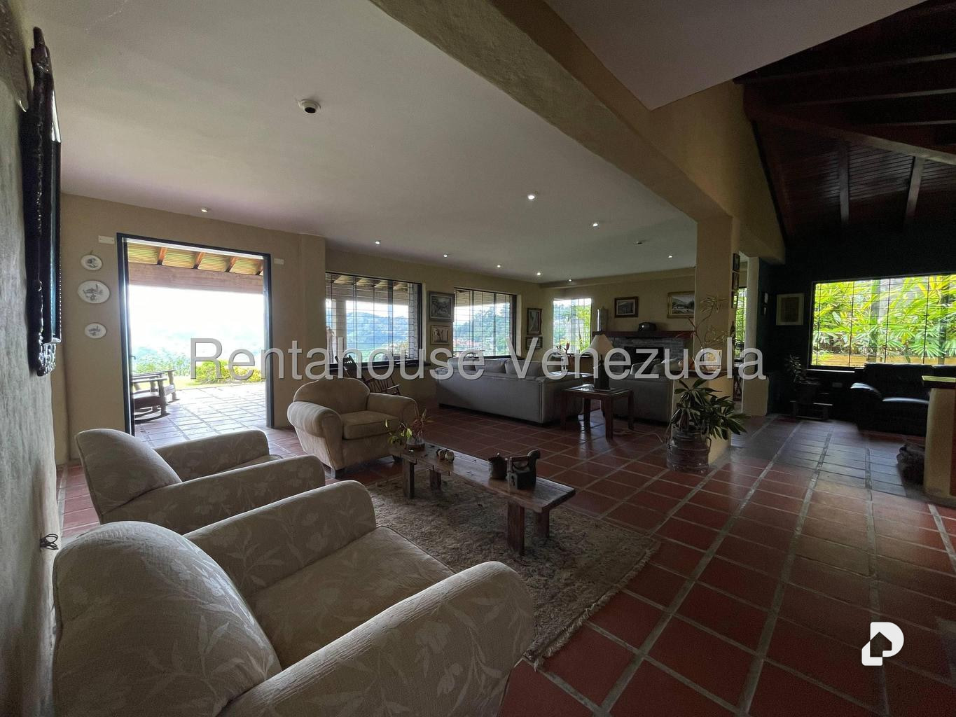 Casa en Los Guayabitos, Caracas – 8