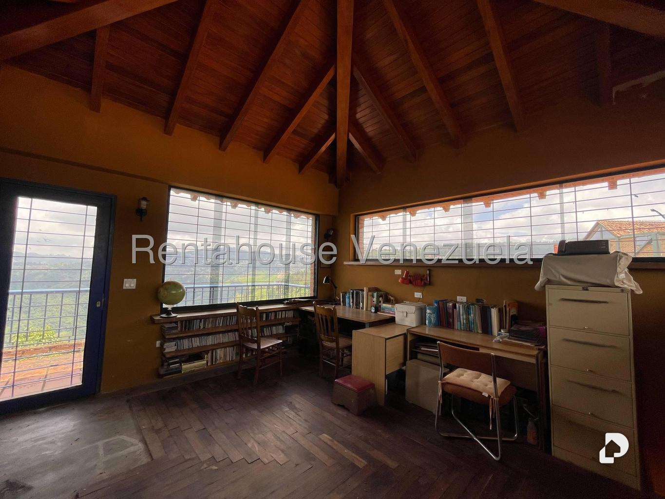 Casa en Los Guayabitos, Caracas – 28