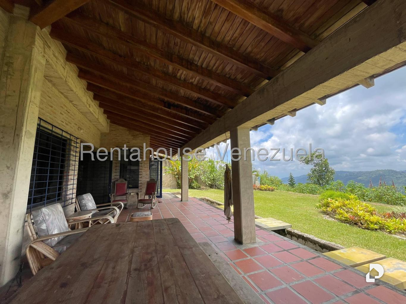 Casa en Los Guayabitos, Caracas – 16