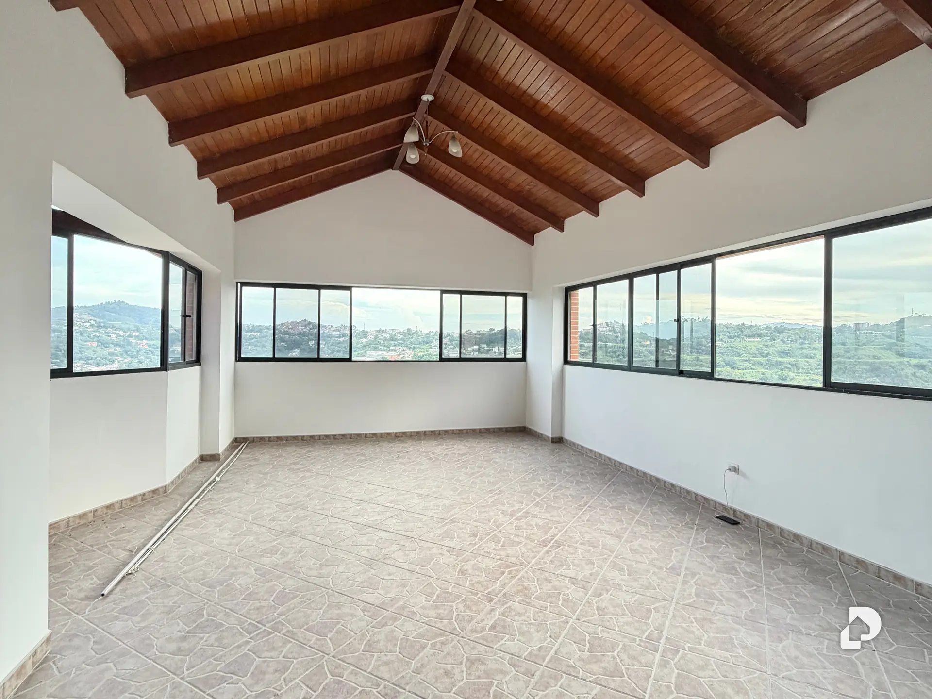 Apartamento en Urb. Miranda, Caracas – 16