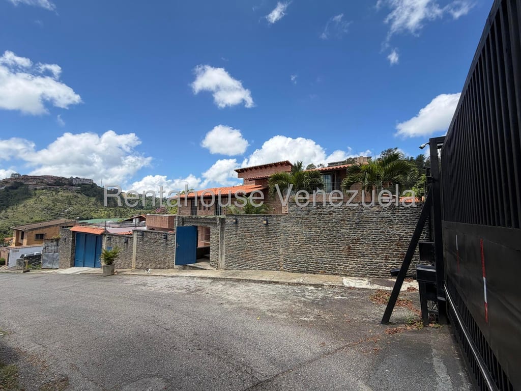 Casa en La Lagunita Country Club, Caracas - 1