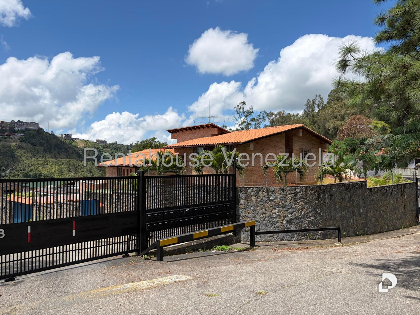Casa en La Lagunita Country Club, Caracas – 2