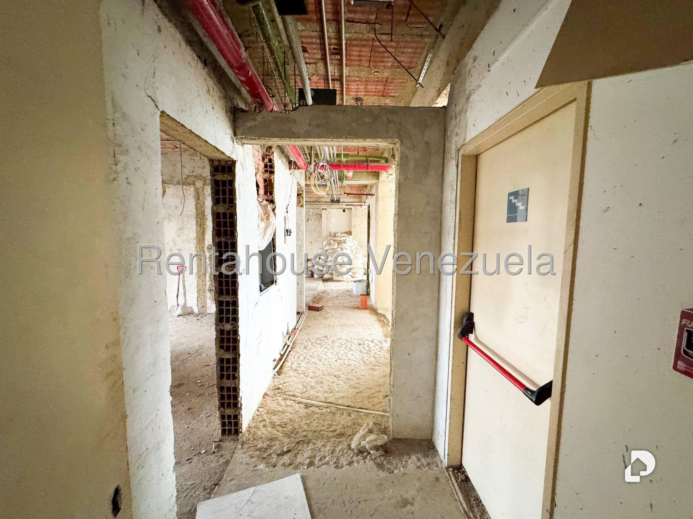 Oficina en Los Dos Caminos, Caracas – 2