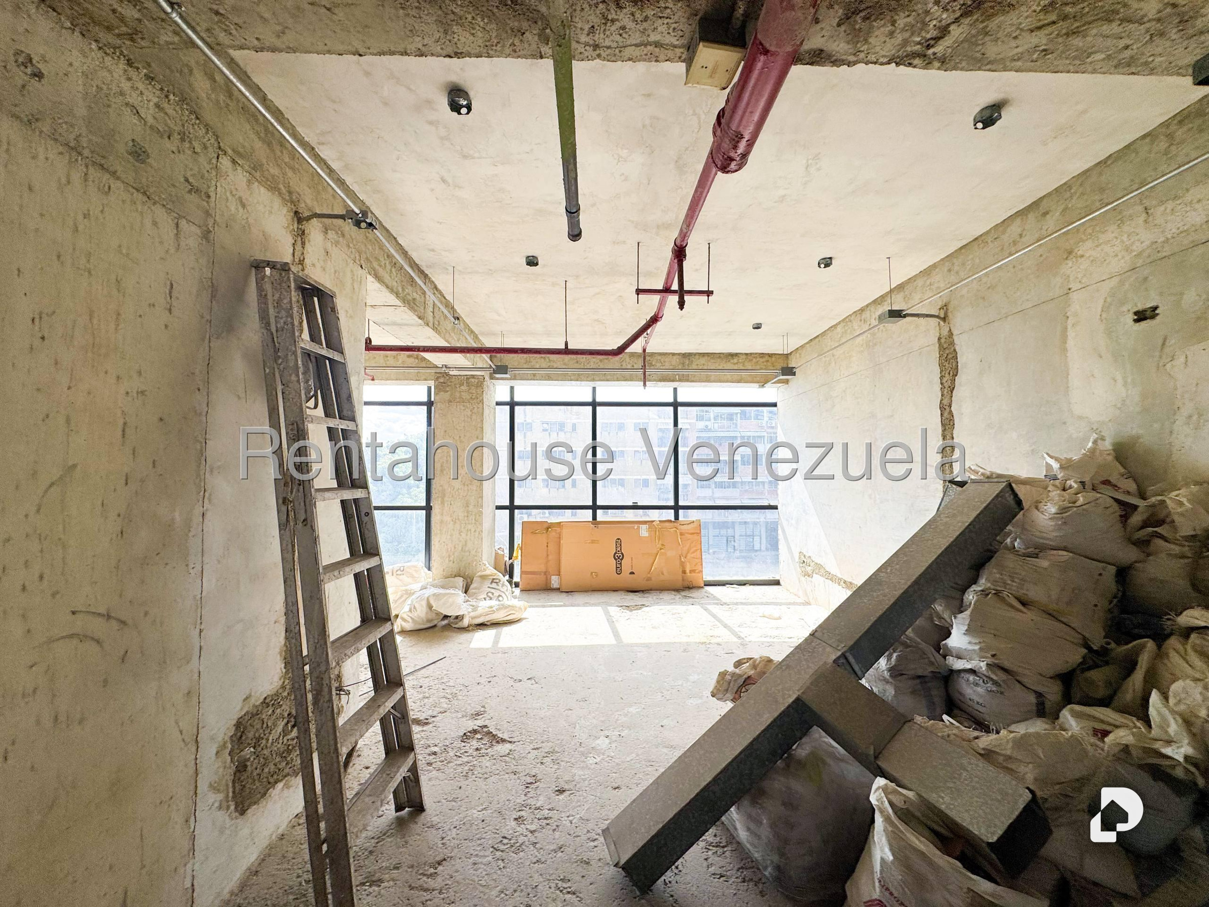Oficina en Los Dos Caminos, Caracas – 13