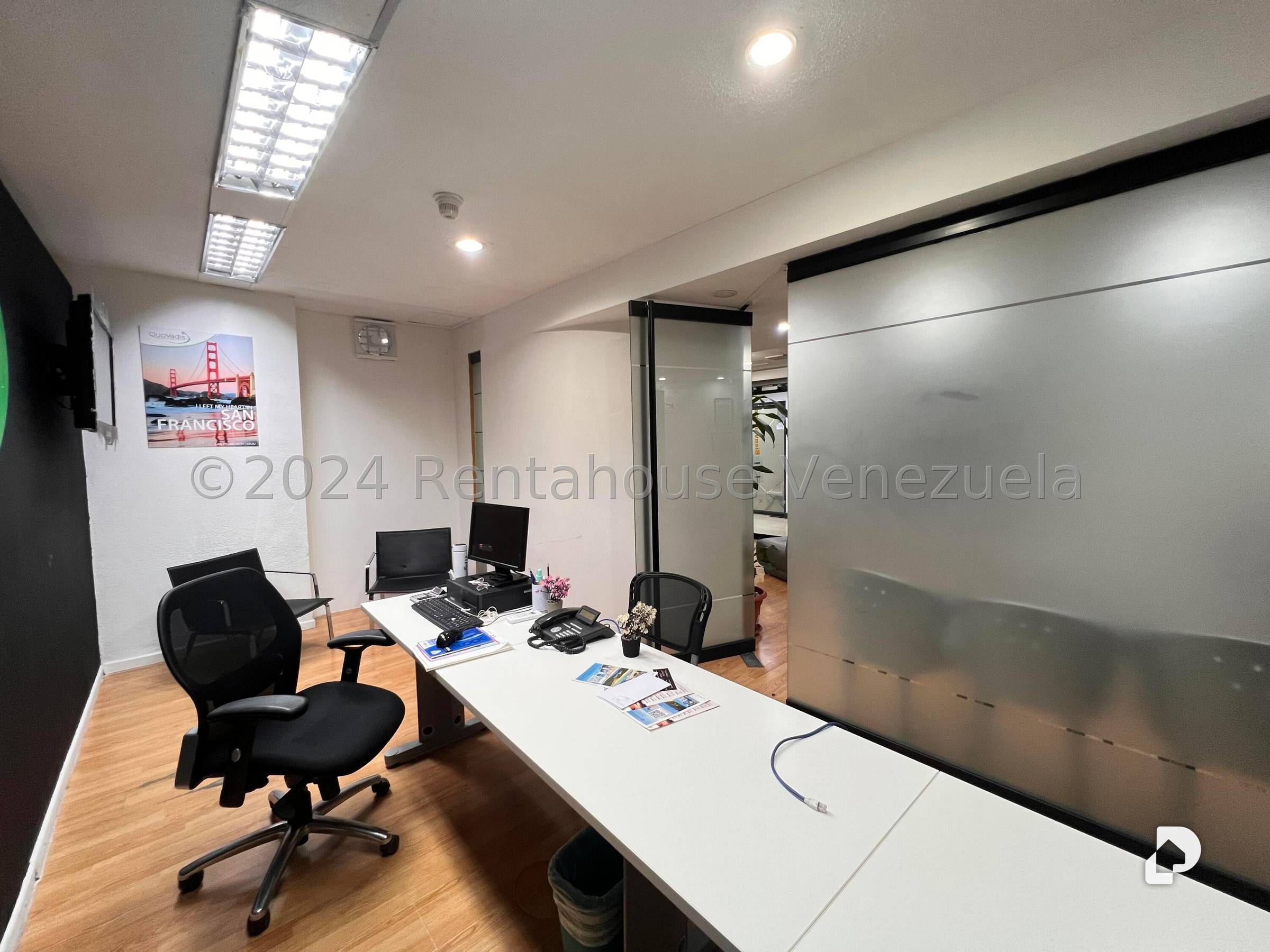 Oficina en La Castellana, Caracas – 8