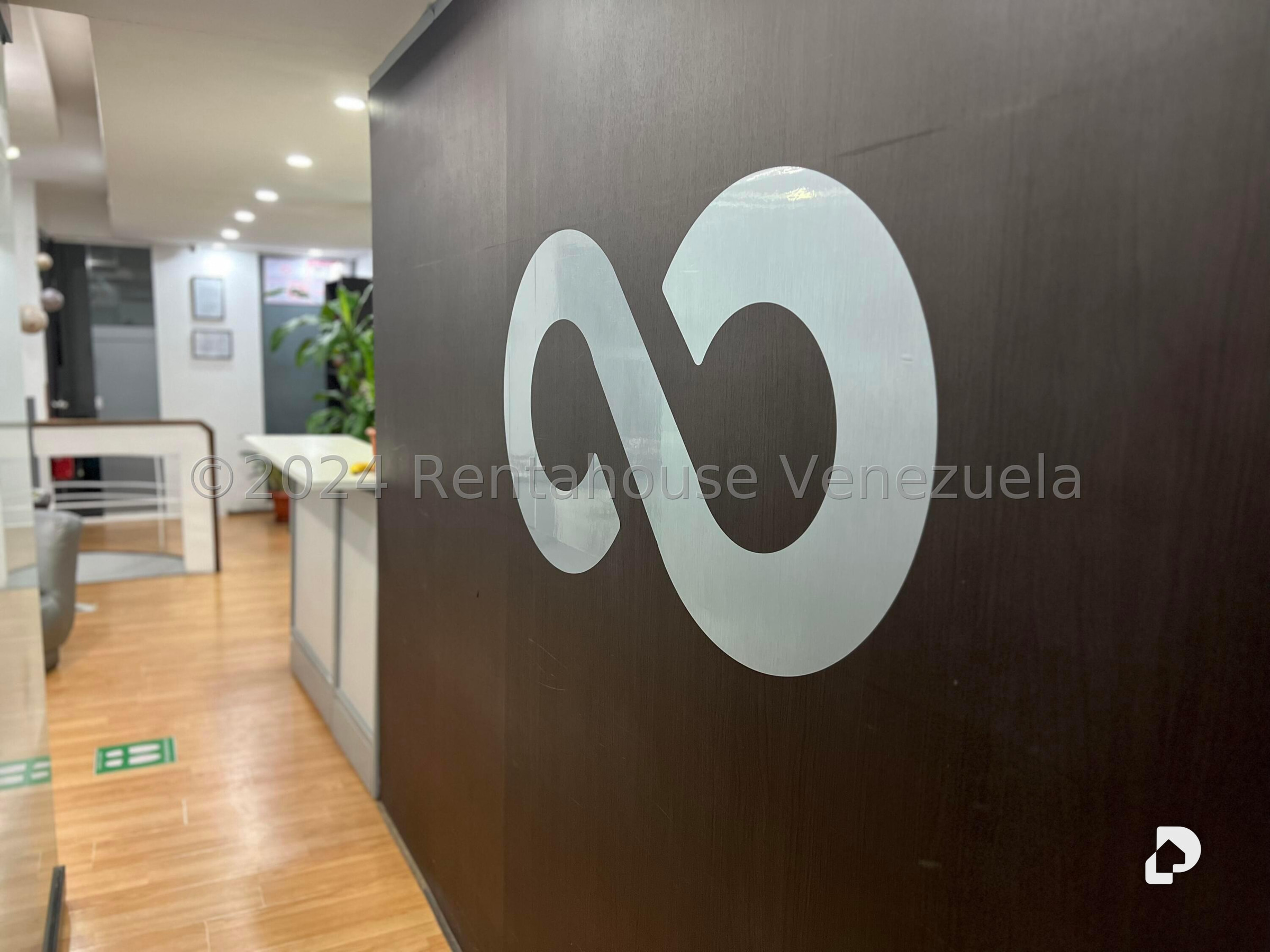 Oficina en La Castellana, Caracas – 10
