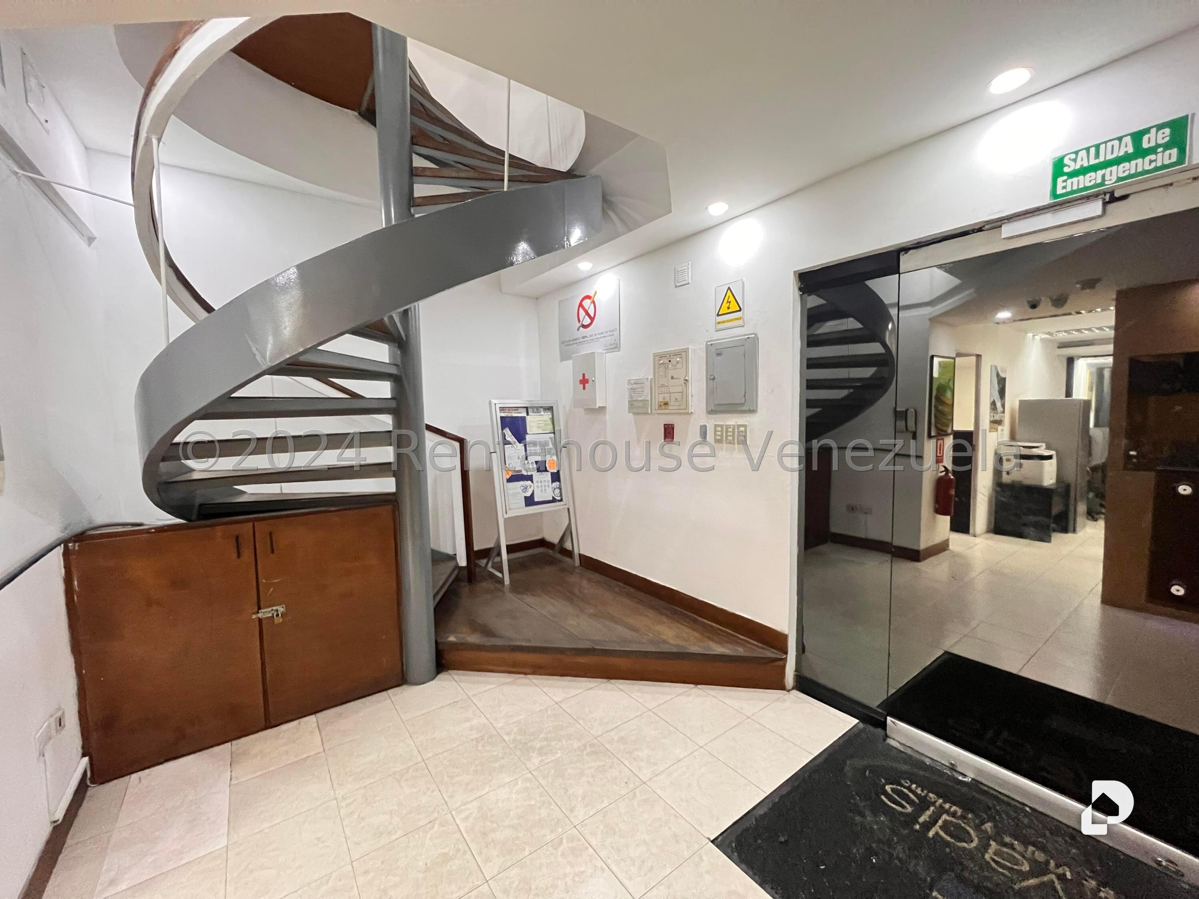Oficina en La Castellana, Caracas – 21