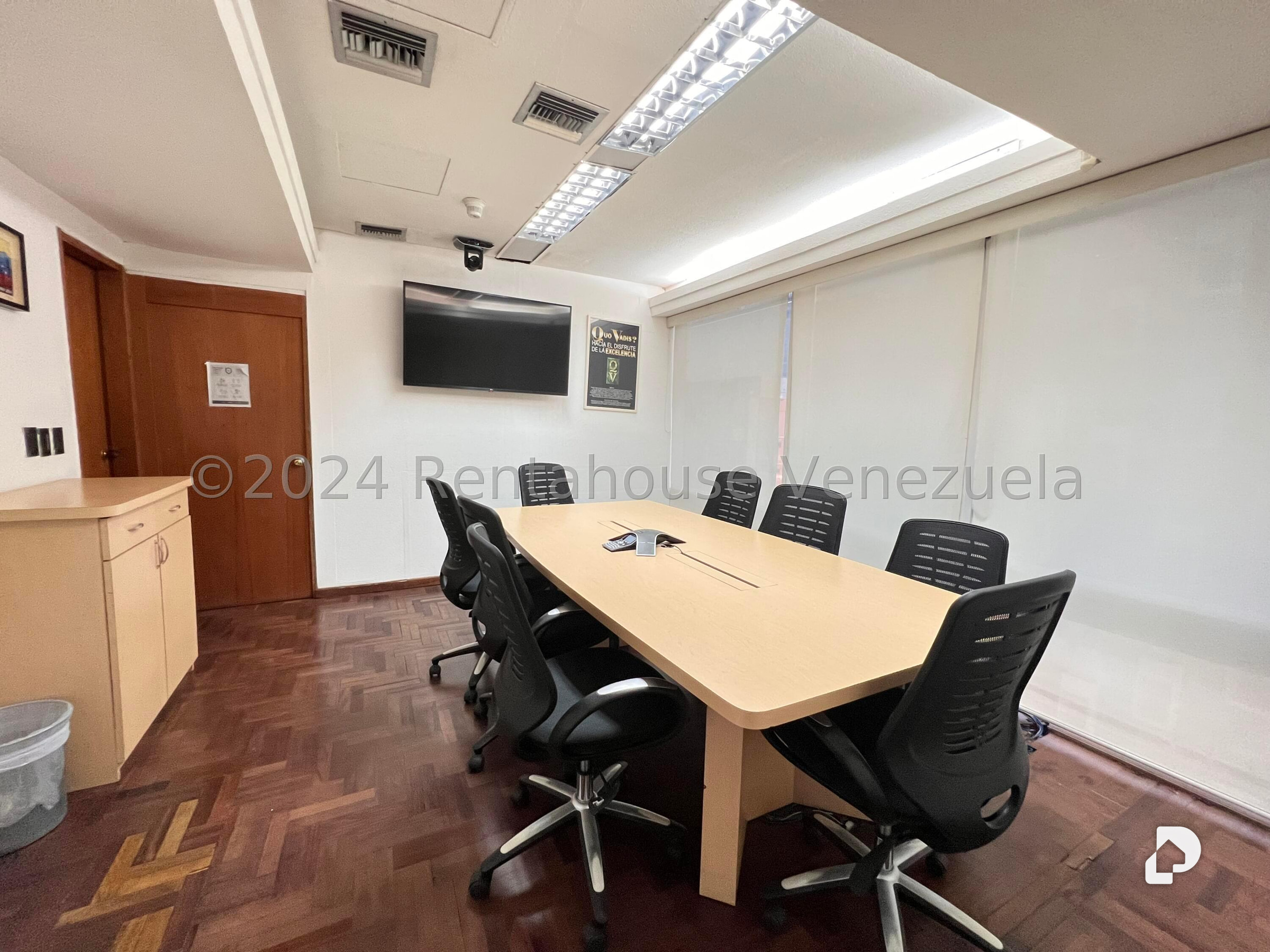 Oficina en La Castellana, Caracas – 17