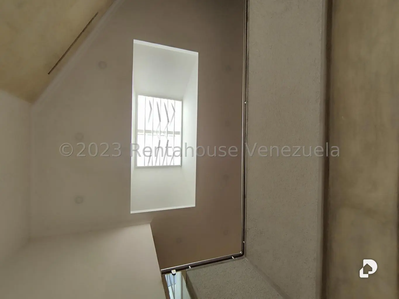 Casa en Prados del Este, Caracas – 23