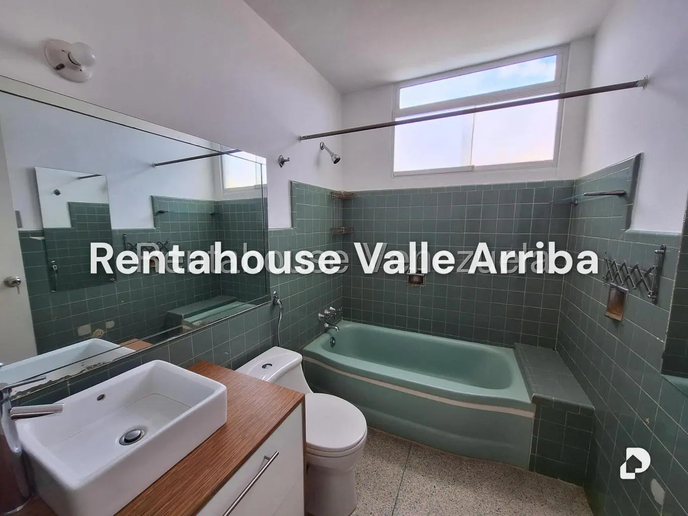 Apartamento en Los Palos Grandes, Caracas – 11