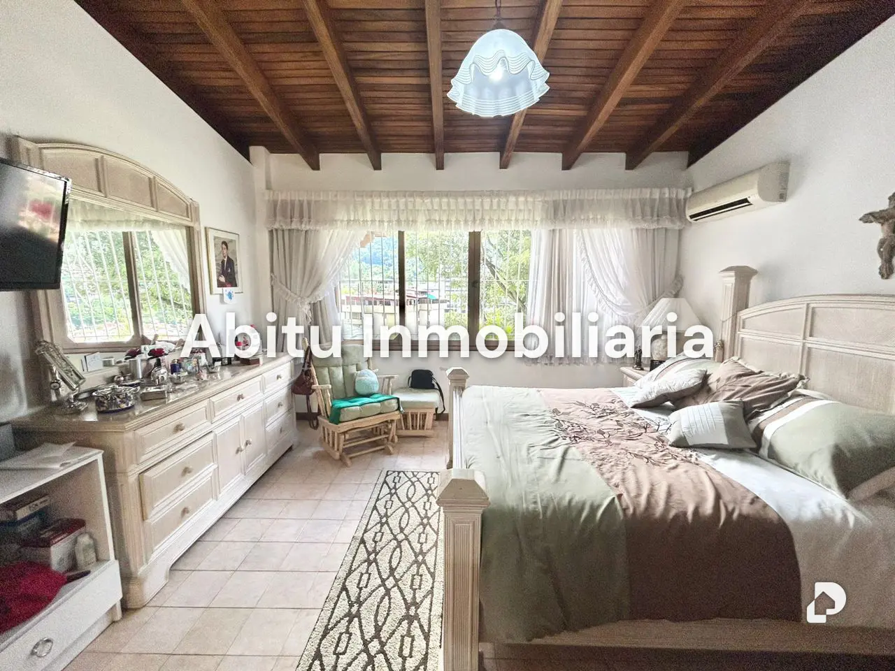 House in La Tahona, Caracas – 14