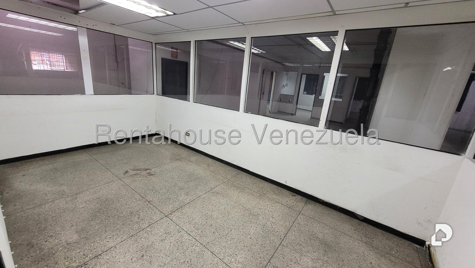 Garaje/Estacionamiento en Guaicaipuro, Caracas – 11