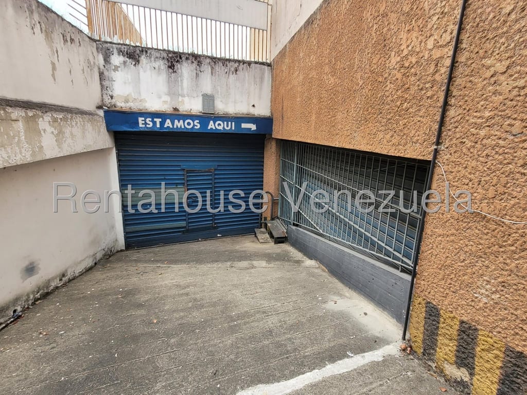 Garaje/Estacionamiento en Guaicaipuro, Caracas - 1