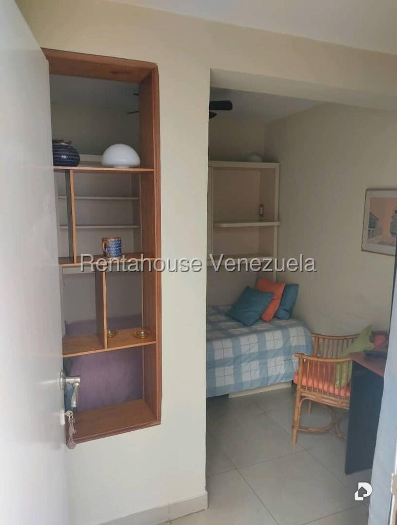 Casa en Lomas De La Trinidad, Caracas – 30