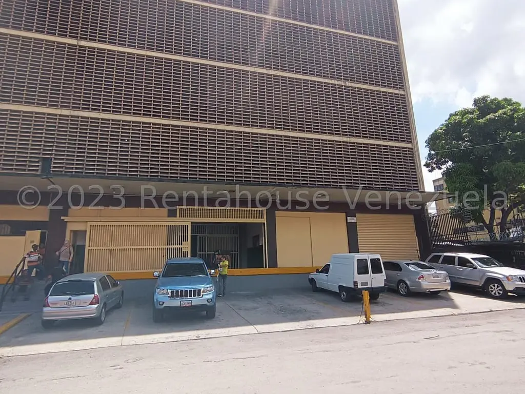 Warehouse in Los Cortijos de Lourdes, Caracas - 1