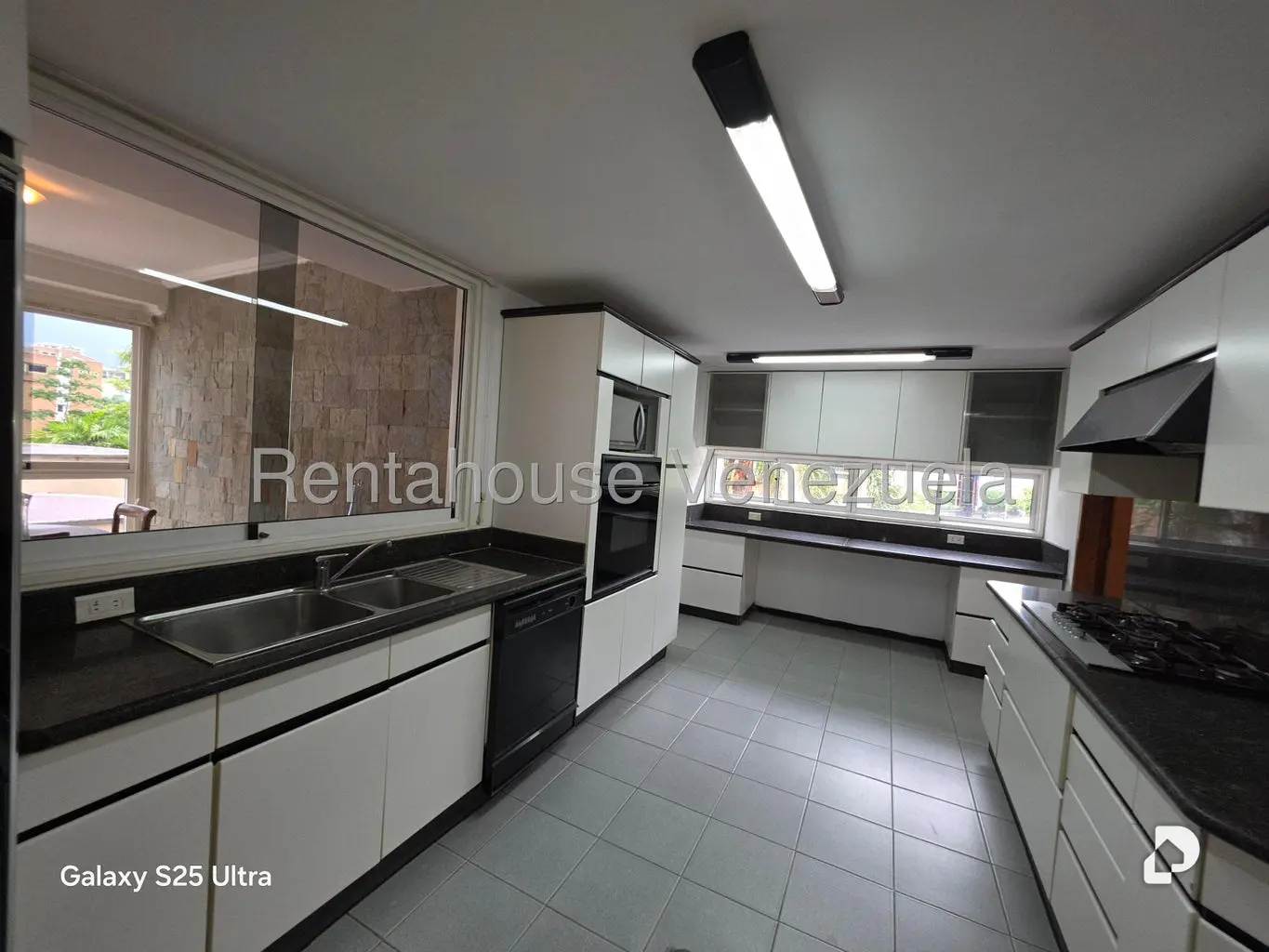 Apartamento en Los Naranjos de las Mercedes, Caracas – 28