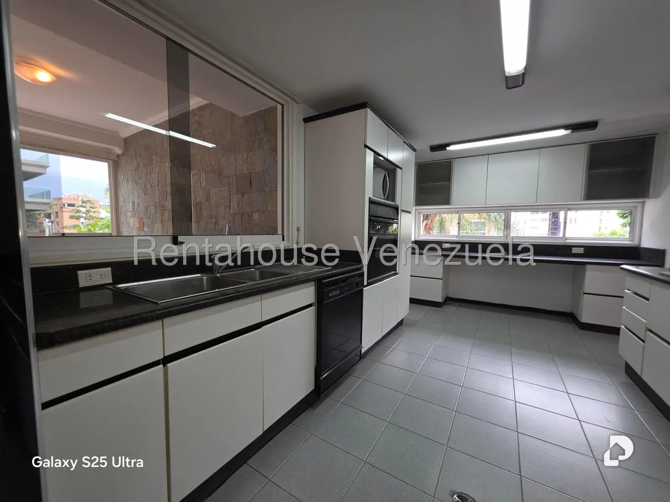 Apartamento en Los Naranjos de las Mercedes, Caracas – 30