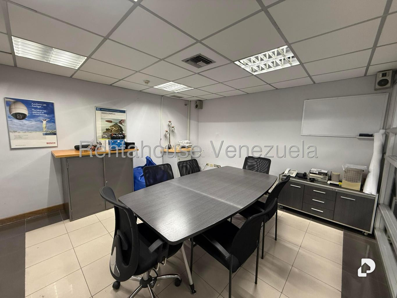 Local comercial en Los Dos Caminos, Caracas – 18