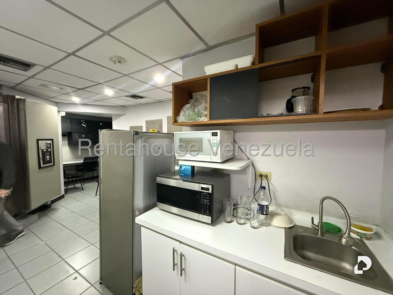Local comercial en Los Dos Caminos, Caracas – 15