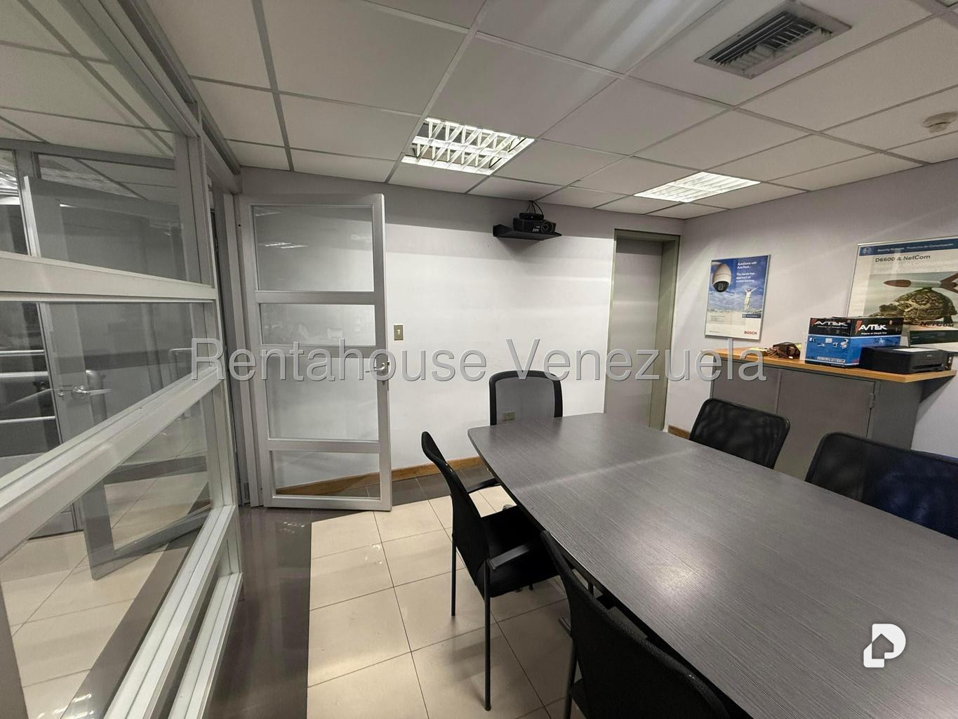 Local comercial en Los Dos Caminos, Caracas – 20