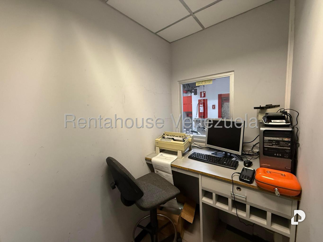 Local comercial en Los Dos Caminos, Caracas – 28