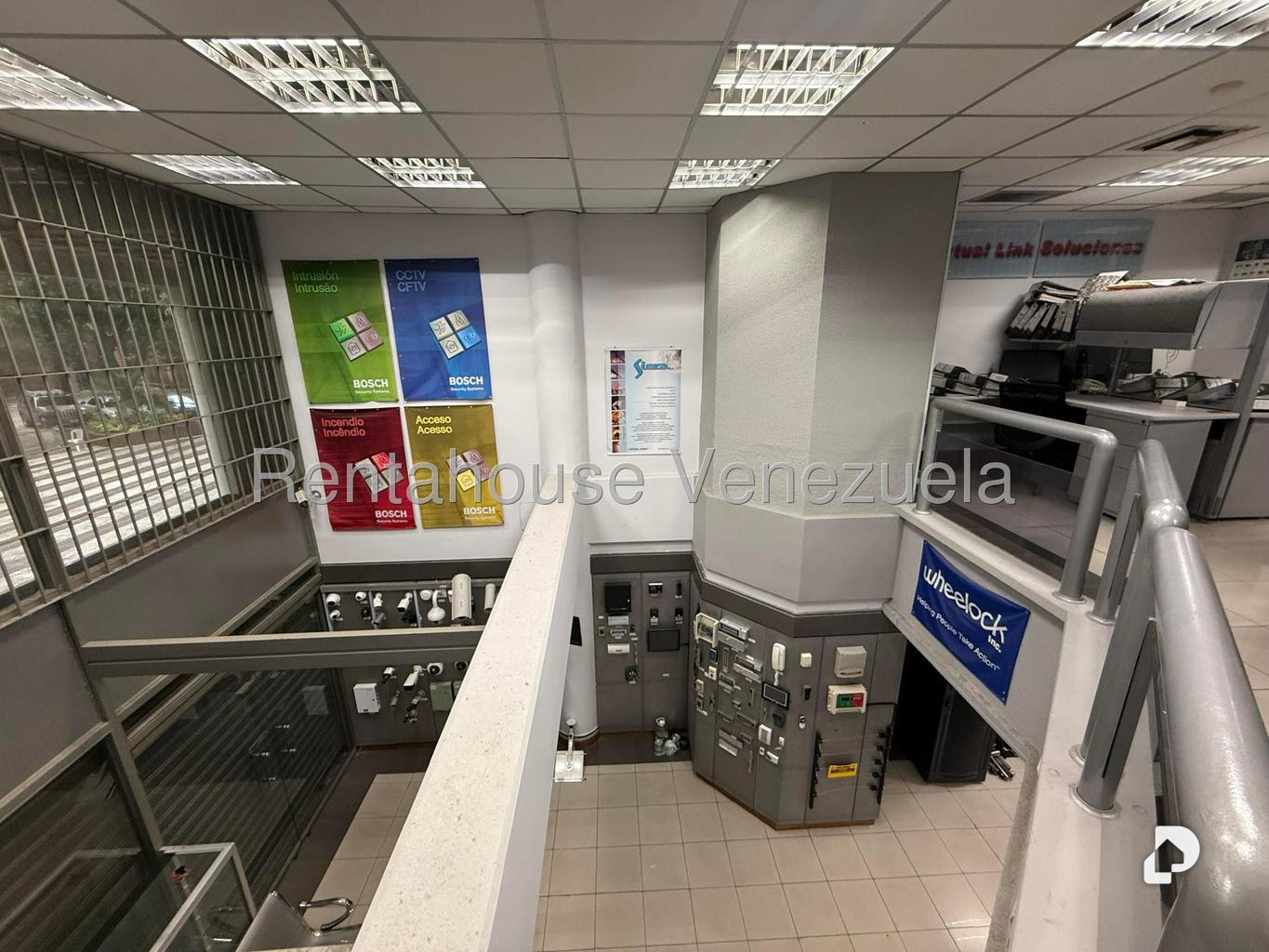 Local comercial en Los Dos Caminos, Caracas – 19