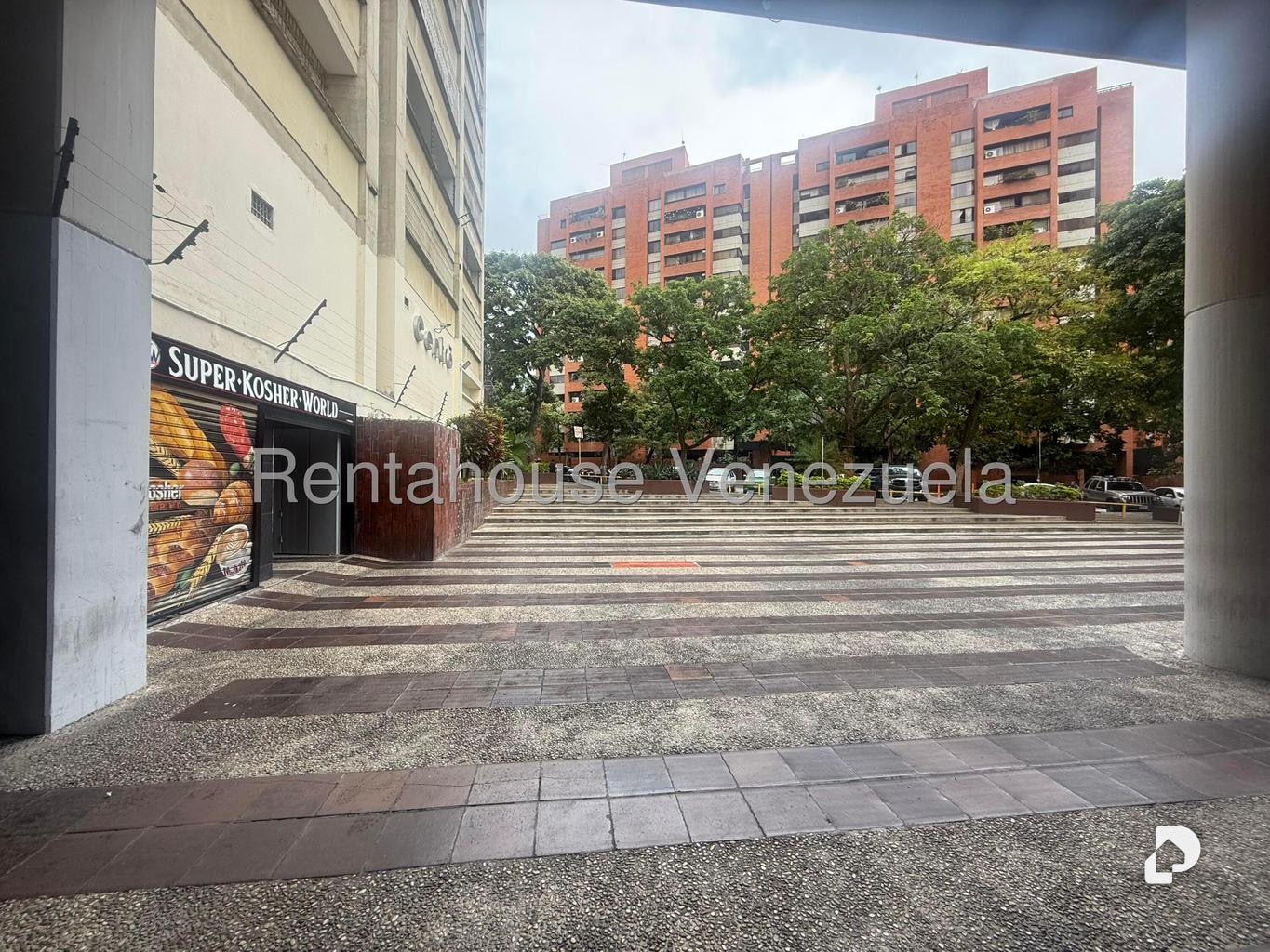 Local comercial en Los Dos Caminos, Caracas – 29