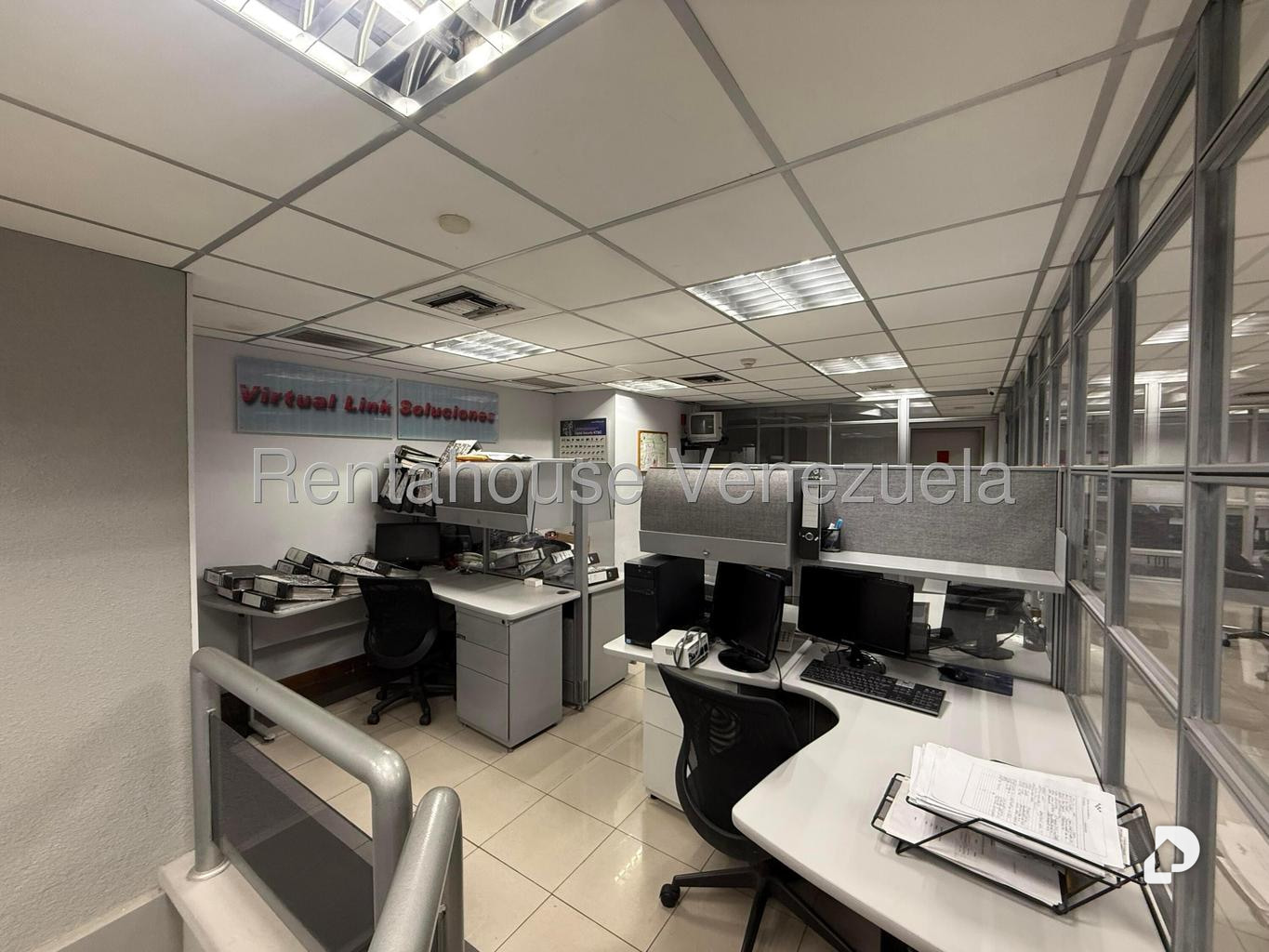 Local comercial en Los Dos Caminos, Caracas – 17