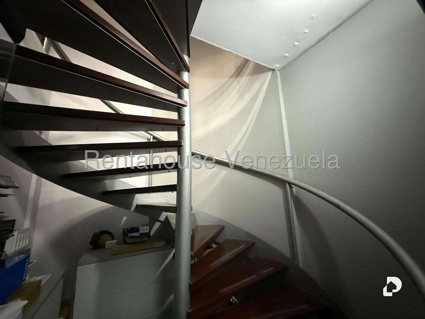 Local comercial en Los Dos Caminos, Caracas – 25