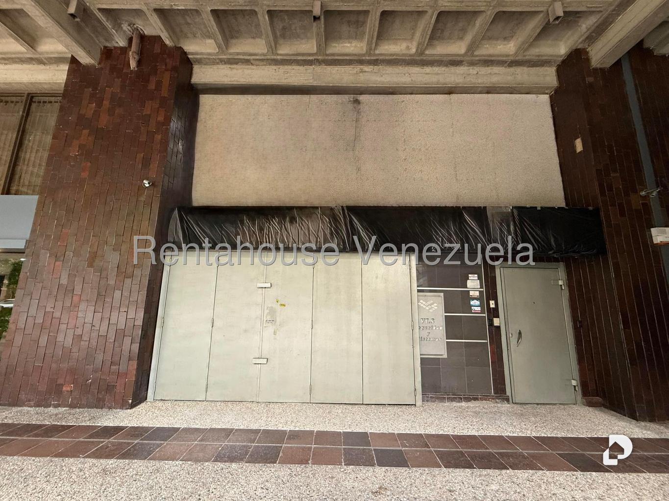 Local comercial en Los Dos Caminos, Caracas – 1