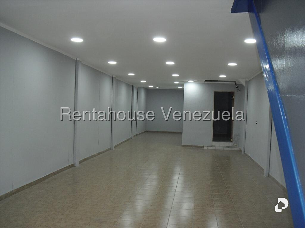 Local comercial en La Trinidad, Caracas – 2