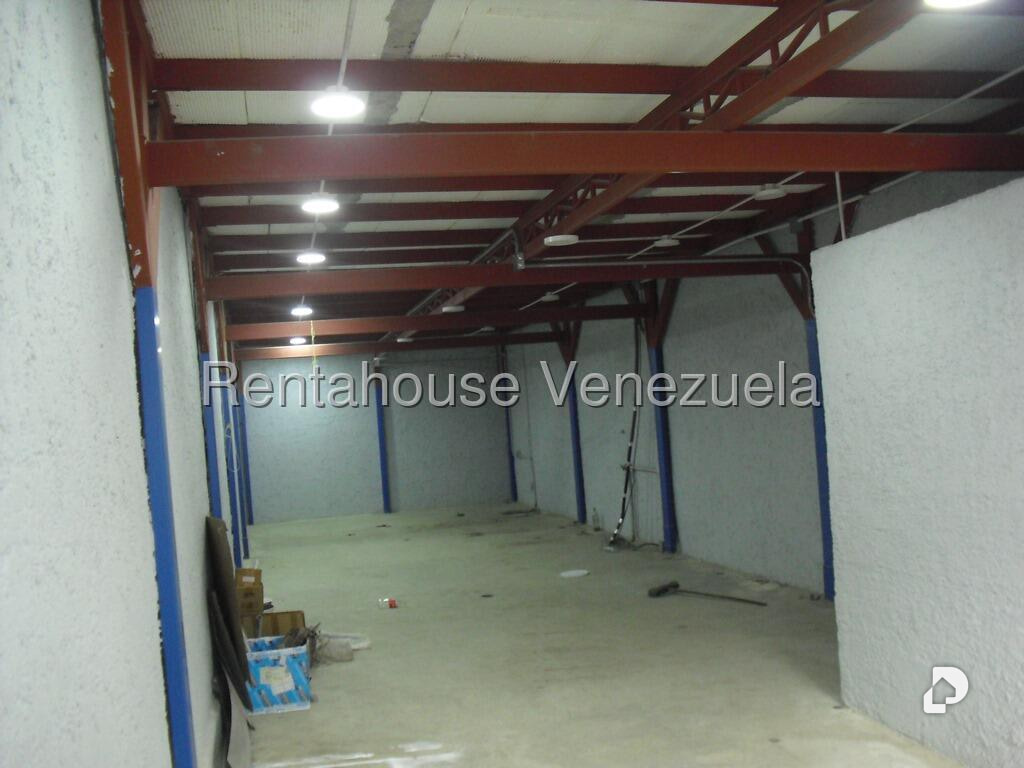 Local comercial en La Trinidad, Caracas – 13