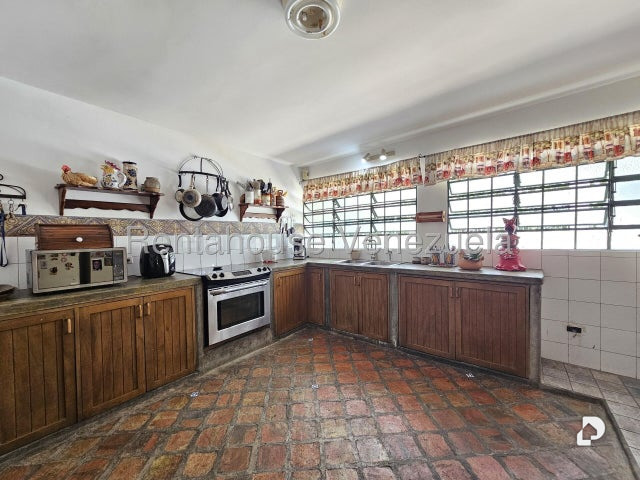 Casa en San Román, Caracas – 12