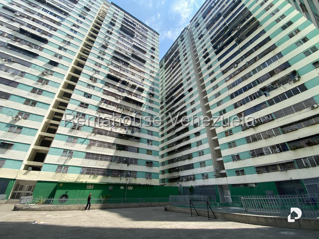 Apartamento en San Martín, Caracas – 2