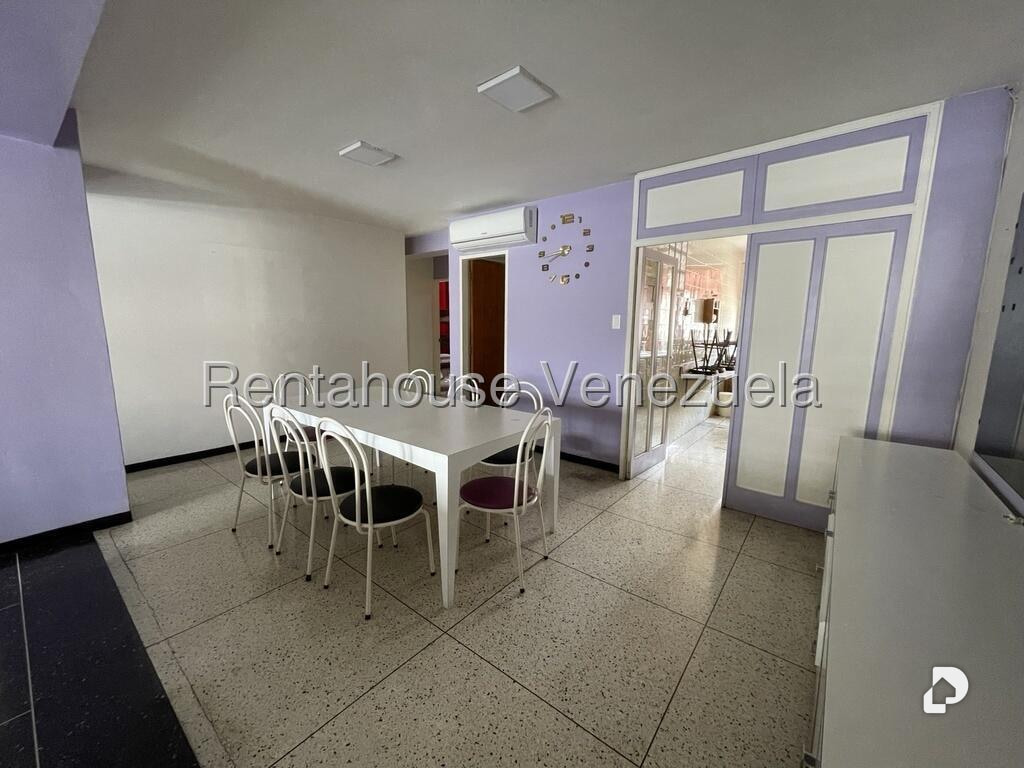 Edificio en Boleíta Sur, Caracas – 19