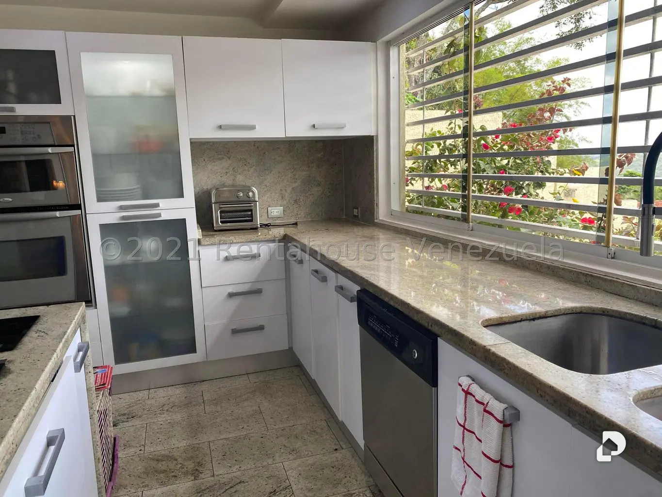 Casa en Oripoto, Caracas – 19