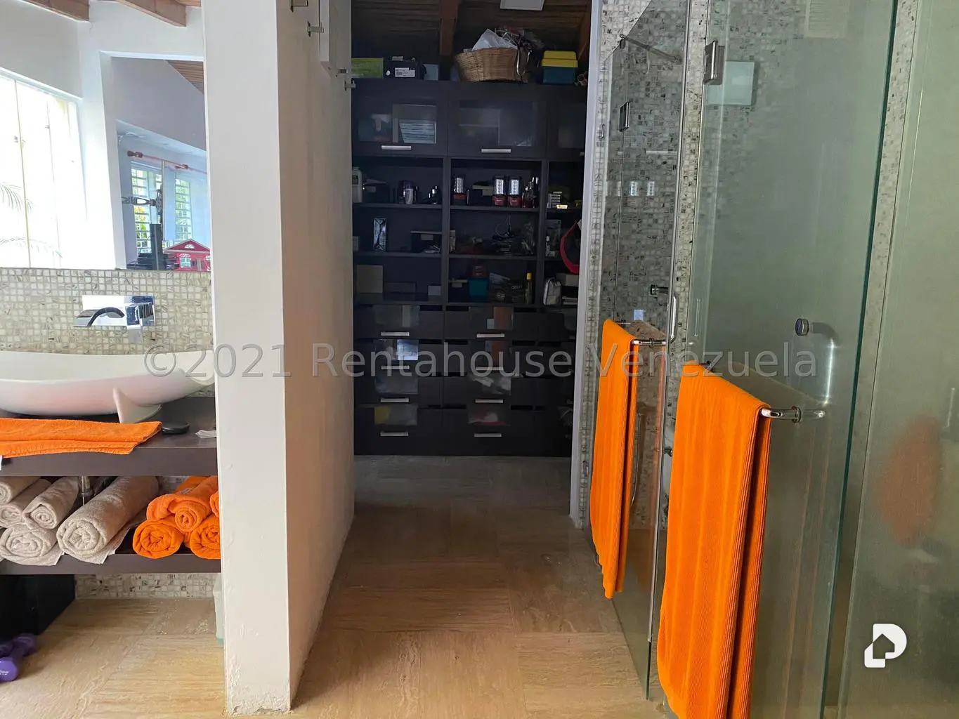 Casa en Oripoto, Caracas – 28