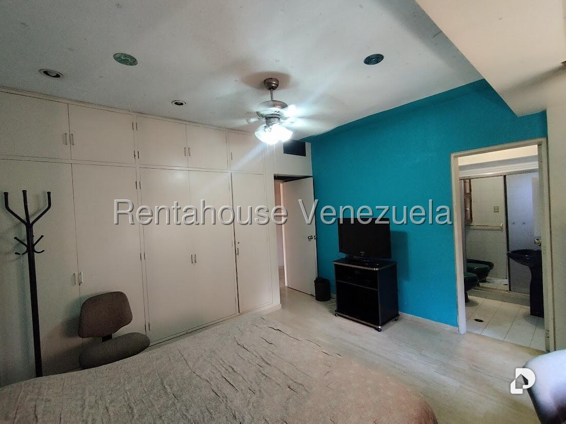 Apartamento en La Florida, Caracas – 13