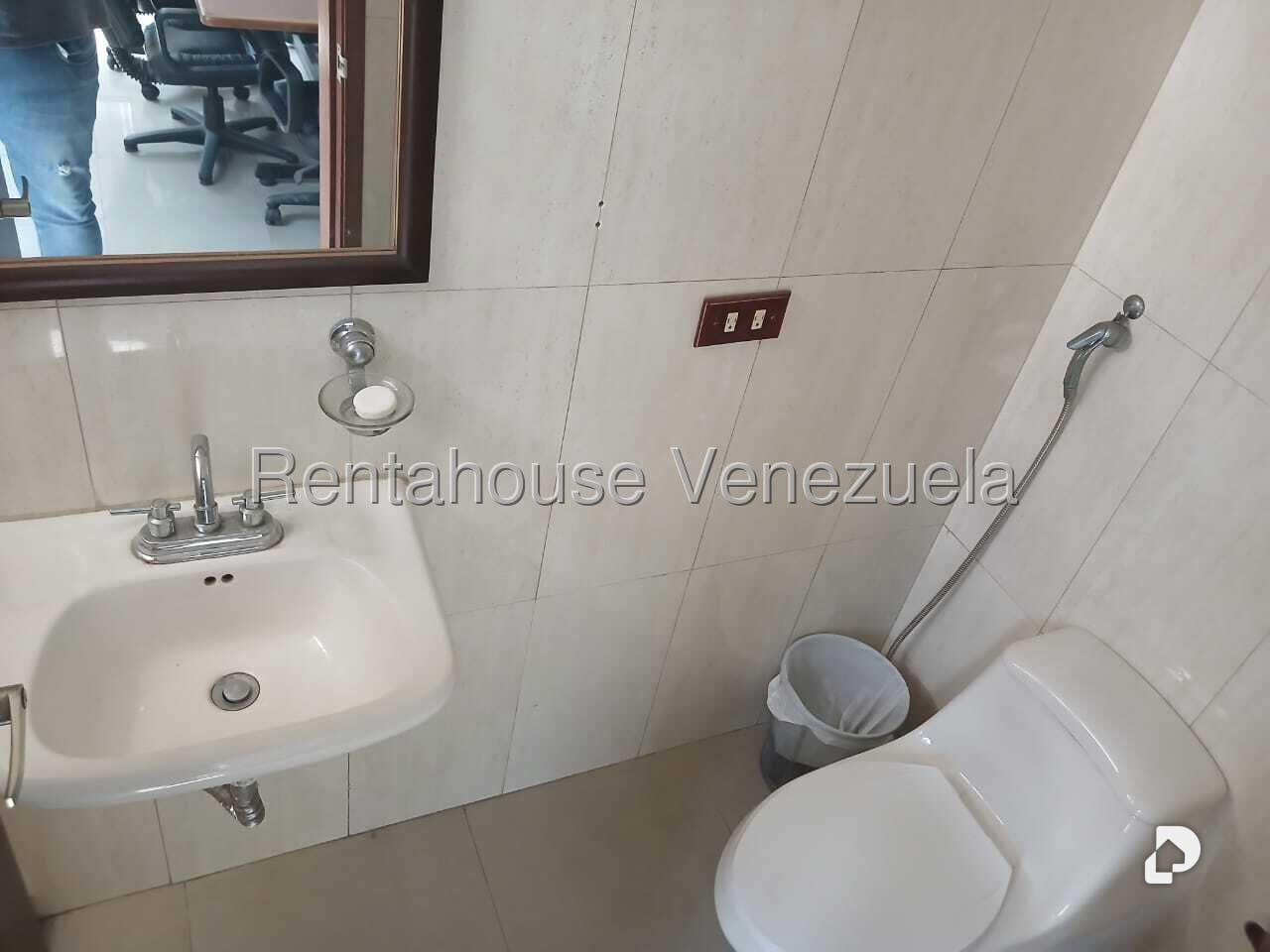 Oficina en Las Mercedes, Caracas – 16