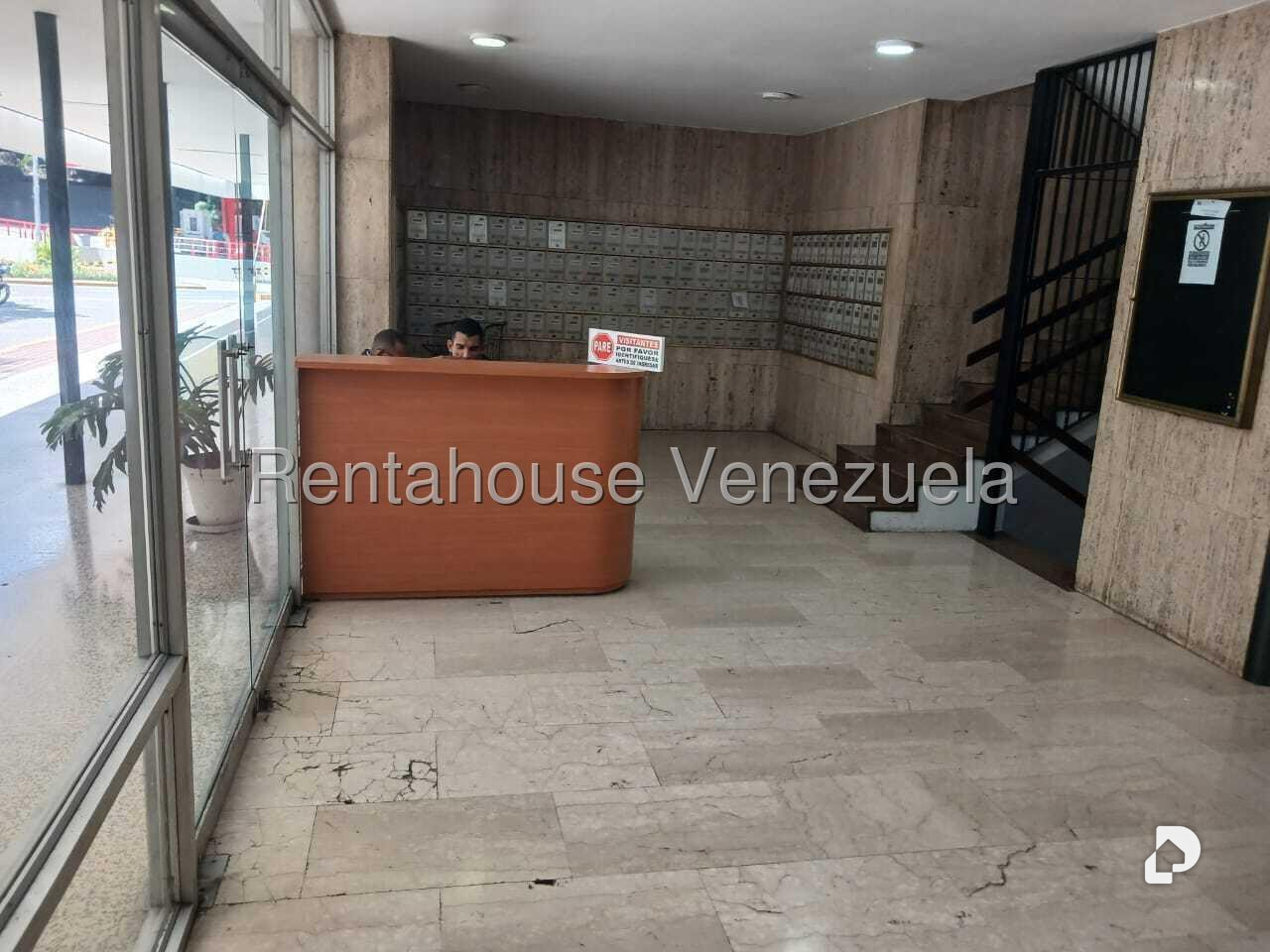 Oficina en Las Mercedes, Caracas – 19
