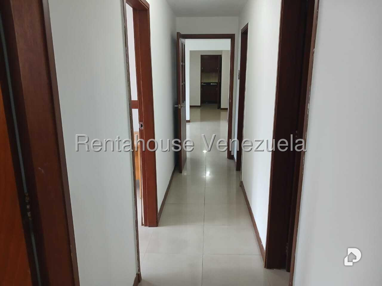Oficina en Las Mercedes, Caracas – 20