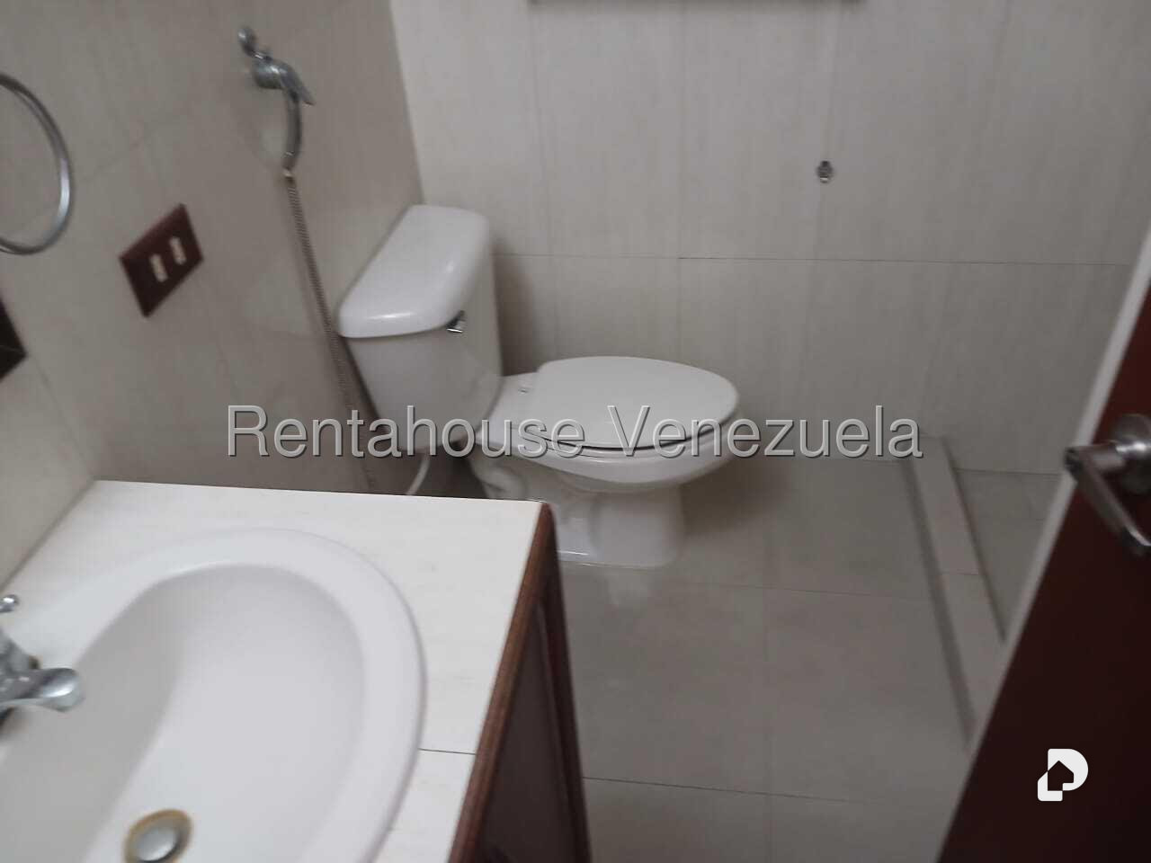 Oficina en Las Mercedes, Caracas – 21