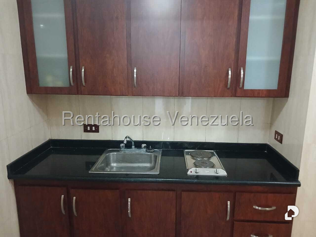 Oficina en Las Mercedes, Caracas – 8