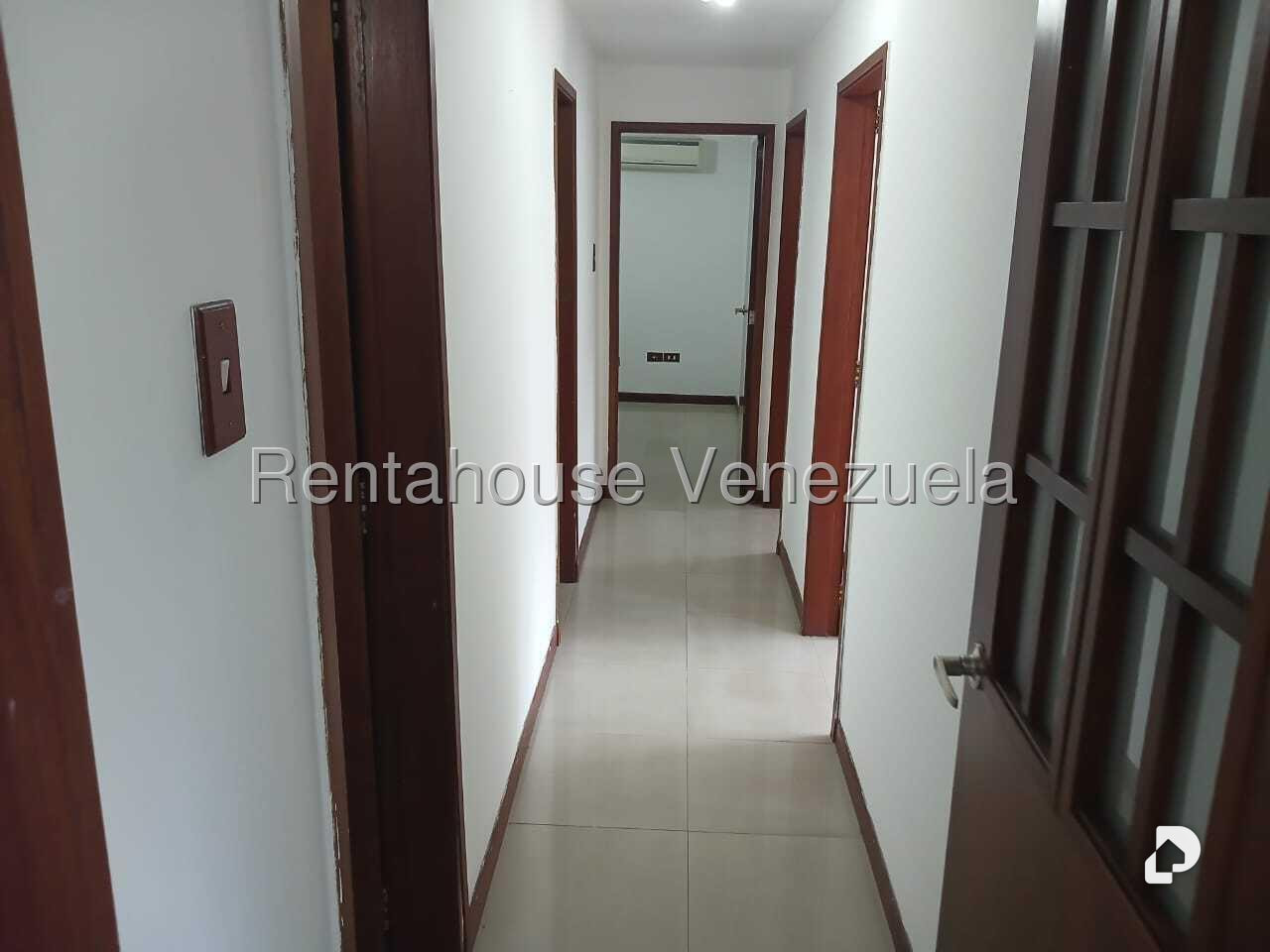 Oficina en Las Mercedes, Caracas – 9