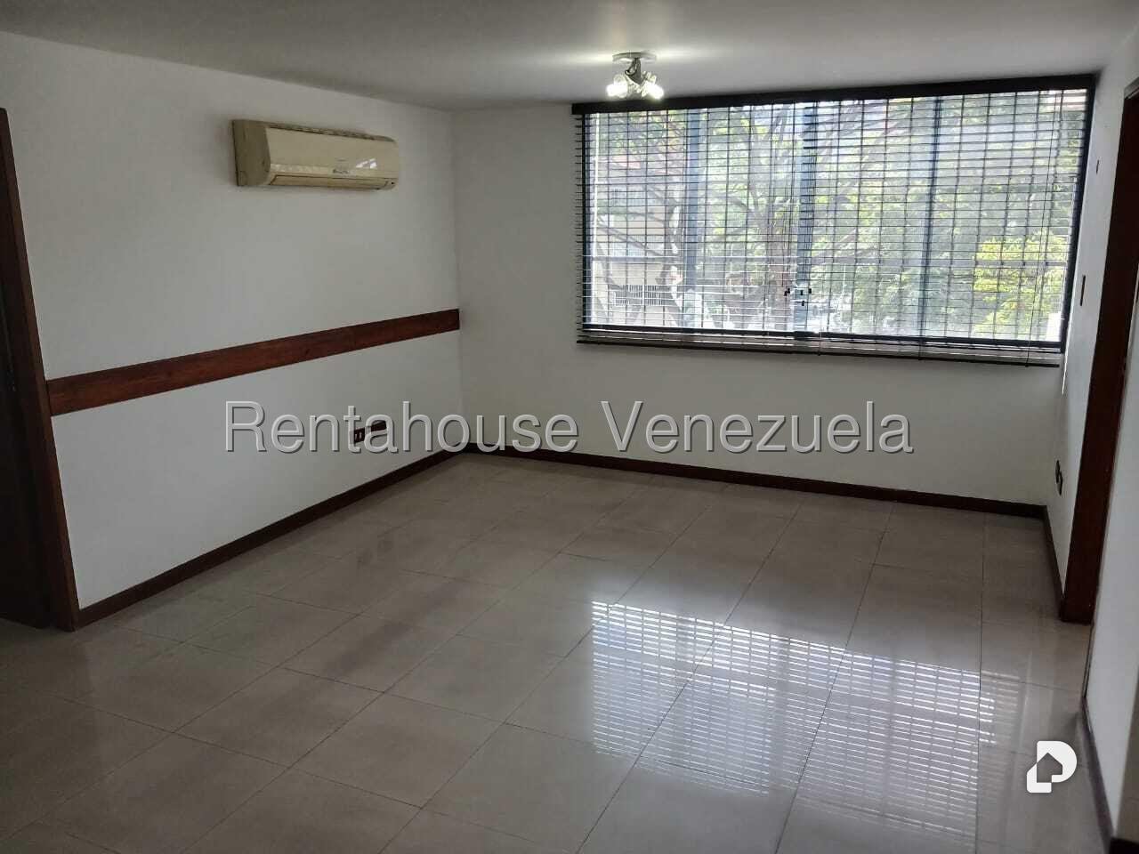 Oficina en Las Mercedes, Caracas – 6